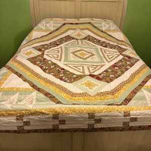 *McIntire Queen Size Quilt Embroidered Appliqué Floral Abstract Handmade Machine